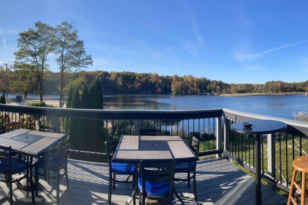 Mountain Lake Retreat - Hot Tub, Lake, Fire Pit, Wineries, Restaurant 哈珀斯费里 外观 照片