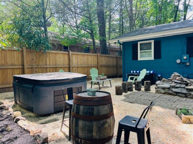 Mountain Lake Retreat - Hot Tub, Lake, Fire Pit, Wineries, Restaurant 哈珀斯费里 外观 照片