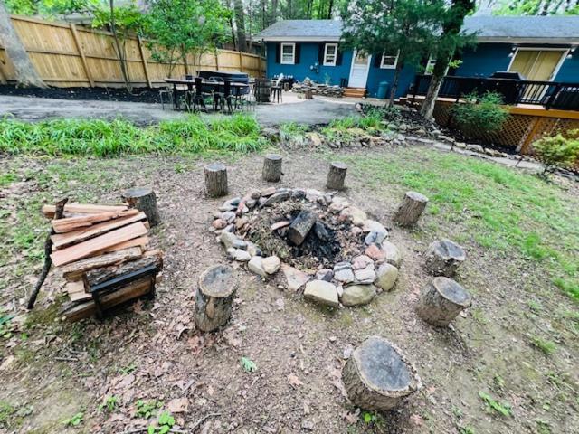 Mountain Lake Retreat - Hot Tub, Lake, Fire Pit, Wineries, Restaurant 哈珀斯费里 外观 照片