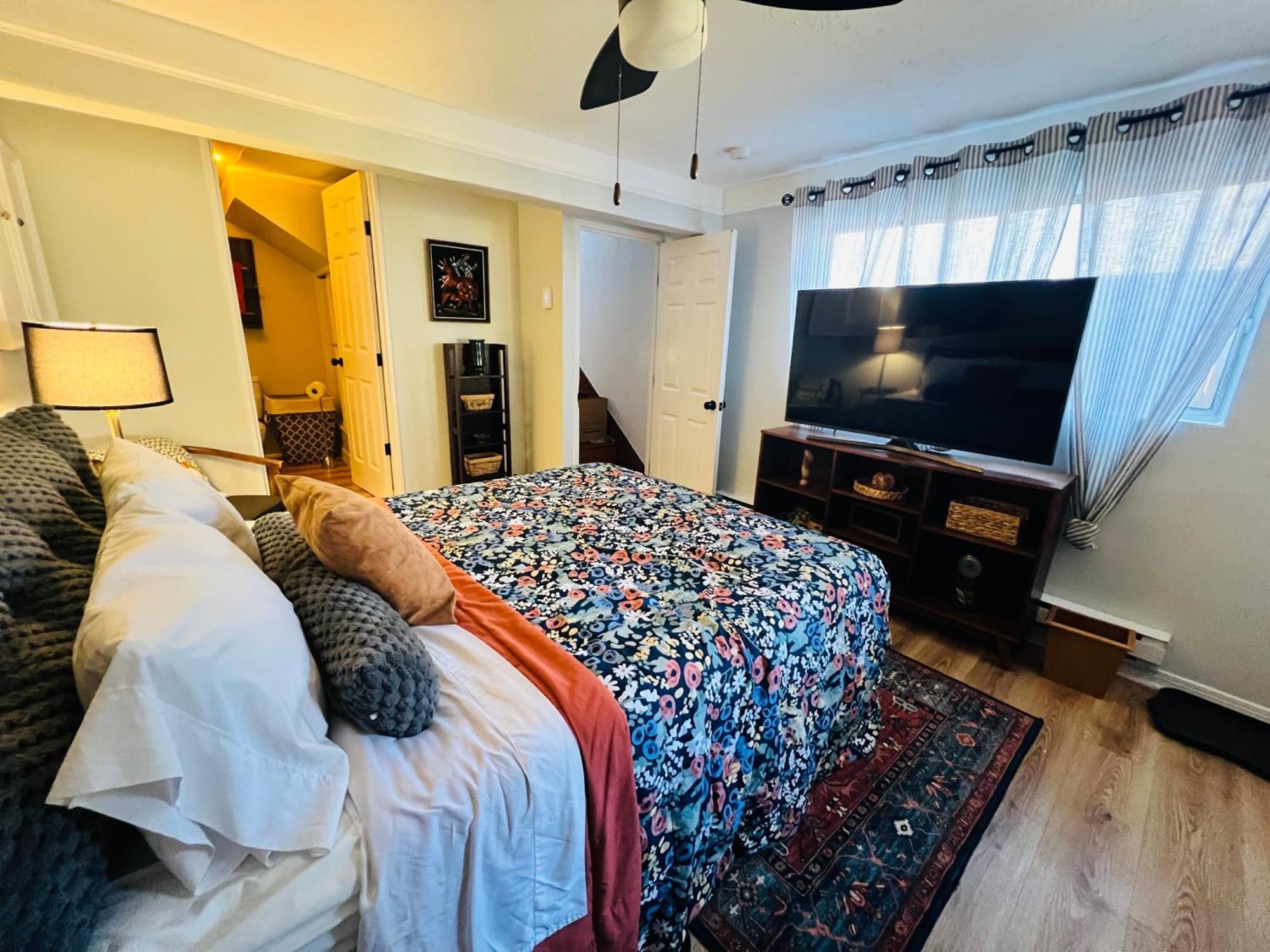 Mountain Lake Retreat - Hot Tub, Lake, Fire Pit, Wineries, Restaurant 哈珀斯费里 外观 照片