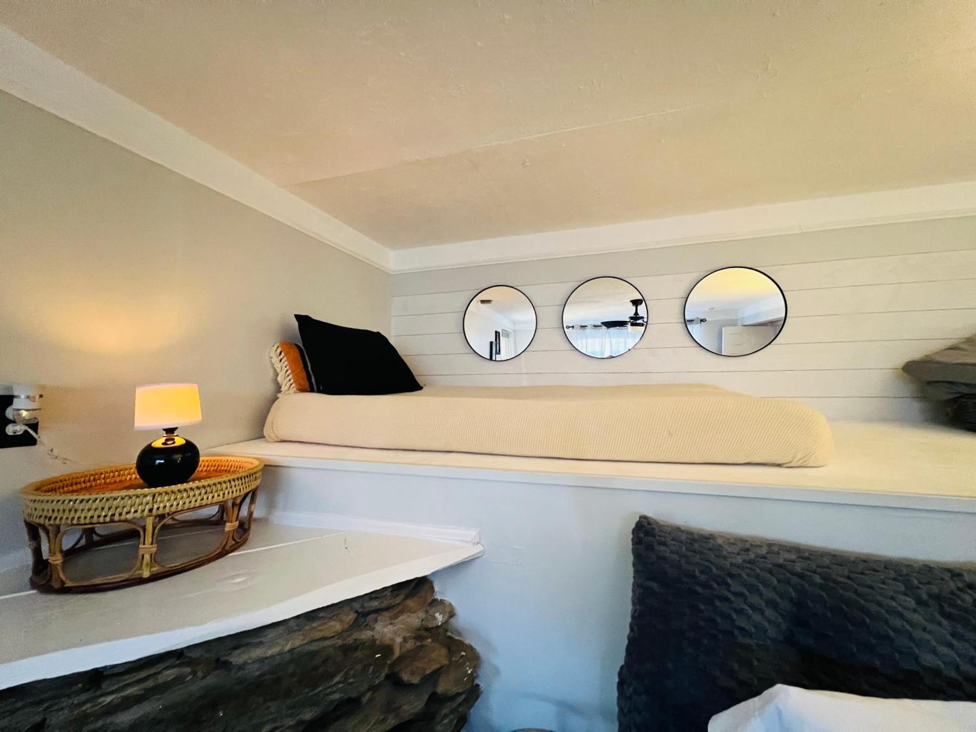 Mountain Lake Retreat - Hot Tub, Lake, Fire Pit, Wineries, Restaurant 哈珀斯费里 外观 照片